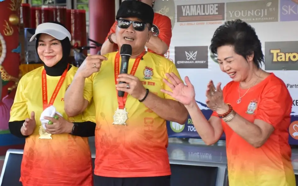 Bupati Kubu Raya Sujiwo menghadiri dan membuka kegiatan Waisak Run 2026 di Vihara Vajra Bumi Kertayuga, Sungai Raya.