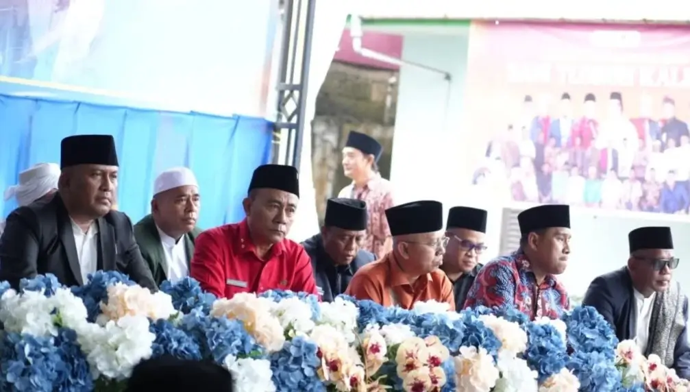 Wakil Gubernur Kalbar Krisantus Kurniawan menghadiri Haul Akbar IV Persaudaraan Tlokoh Madura Kalbar di Masjid Azzaitun Kubu Raya.