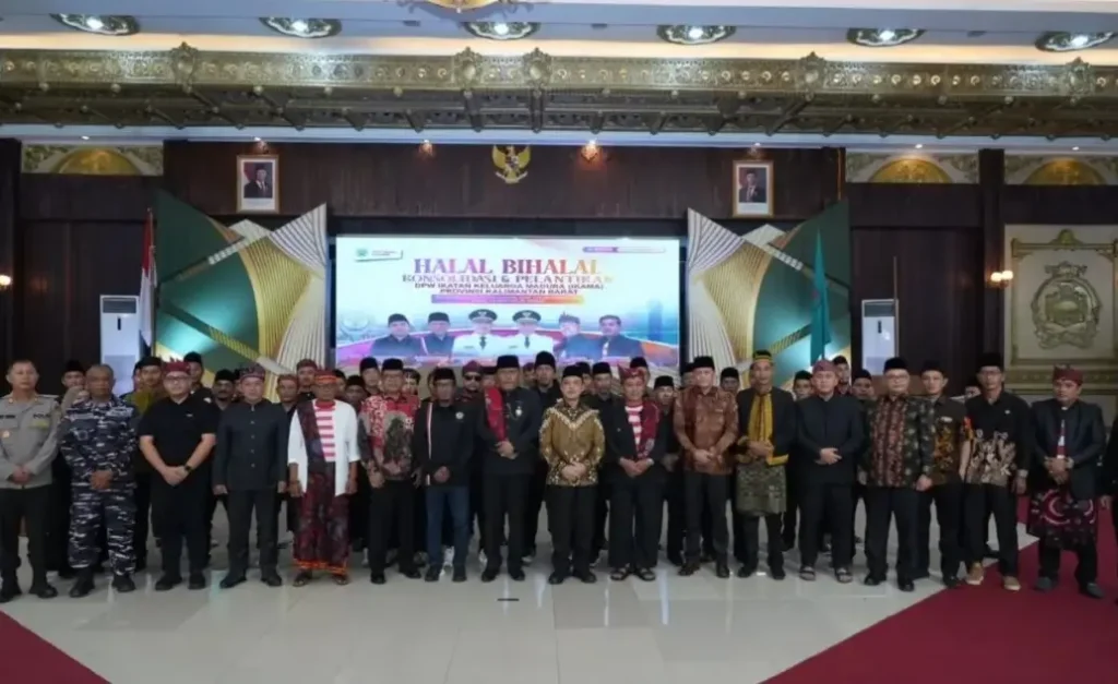 Gubernur Kalimantan Barat Ria Norsan menghadiri Halal Bihalal dan pelantikan pengurus DPW IKAMA Kalbar di Pendopo Gubernur Kalbar.