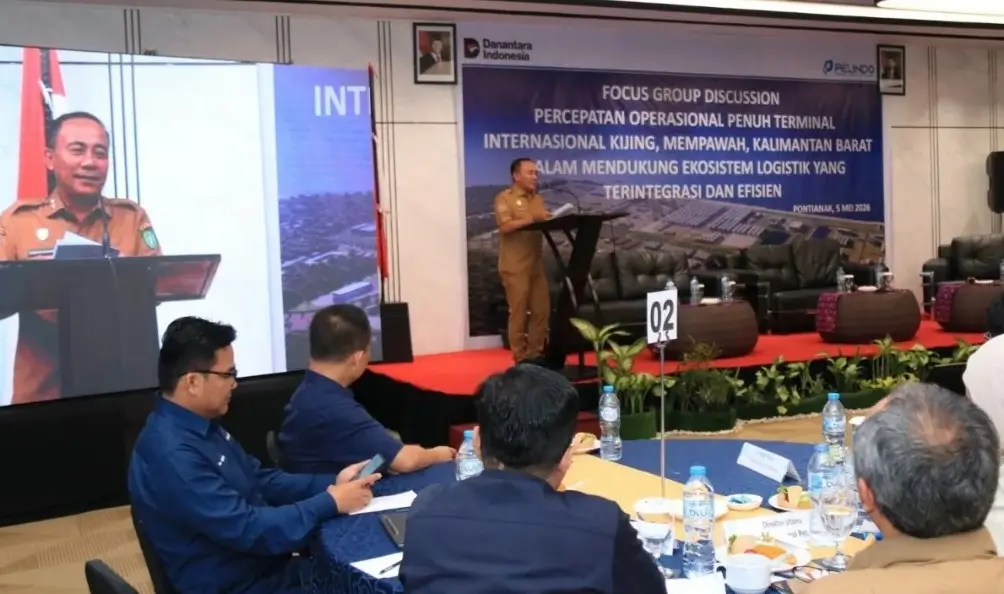 Wagub Kalbar Krisantus Kurniawan usai meninjau Pelabuhan Kijing di Mempawah.