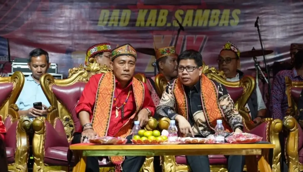 Wakil Gubernur Kalimantan Barat Krisantus Kurniawan menutup PGD Naik Dango ke-19 di Rumah Ramin Bantang Nek Riu, Sambas.