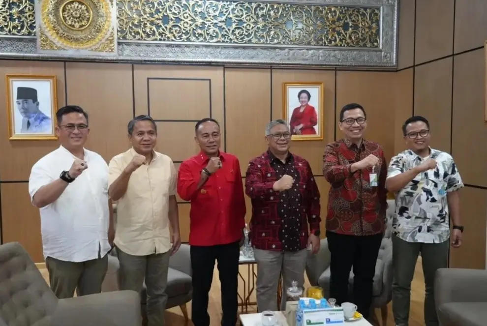 Wakil Gubernur Kalbar Krisantus Kurniawan menerima audiensi Dewan Pengawas BPJS Ketenagakerjaan di ruang kerja Wakil Gubernur, Jumat (22/5/2026).