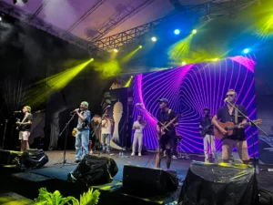 Penampilan Orkes Bahagia menjadi penutup Saprahan Khatulistiwa di Ayani Megamal.