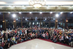Gubernur Kalbar Ria Norsan menyambut rombongan VOID Indonesia di Pendopo Gubernur Pontianak jelang touring lintas negara.