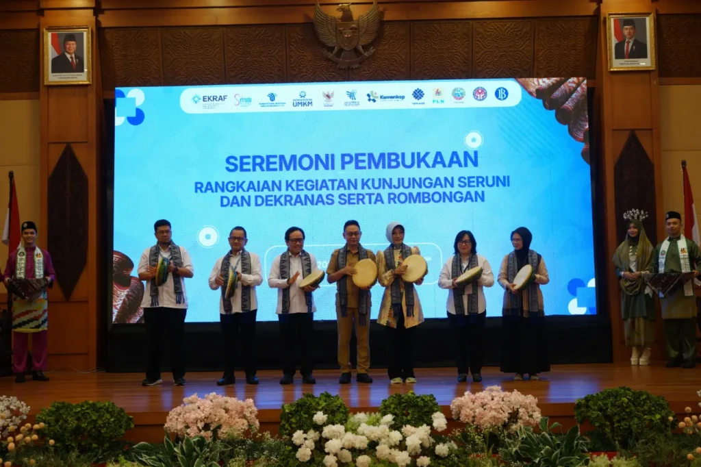 Wali Kota Pontianak Edi Rusdi Kamtono saat membuka Workshop Pengembangan Talenta Industri Kreatif, dan Kurasi Mentor dan AI di Aula Kantor Perwakilan Bank Indonesia Kalimantan Barat, Selasa (12/5/2026).