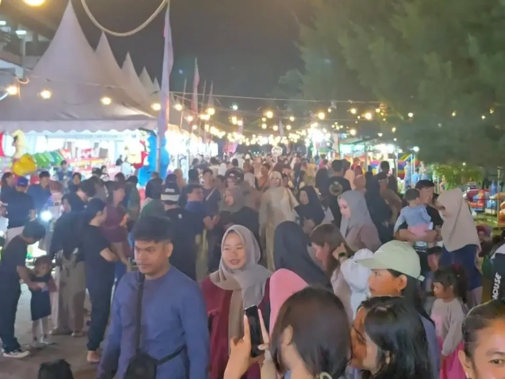 Suasana pelaksanaan PRP 2026 di Rumah Radakng Pontianak yang dipadati pengunjung dan stand UMKM.