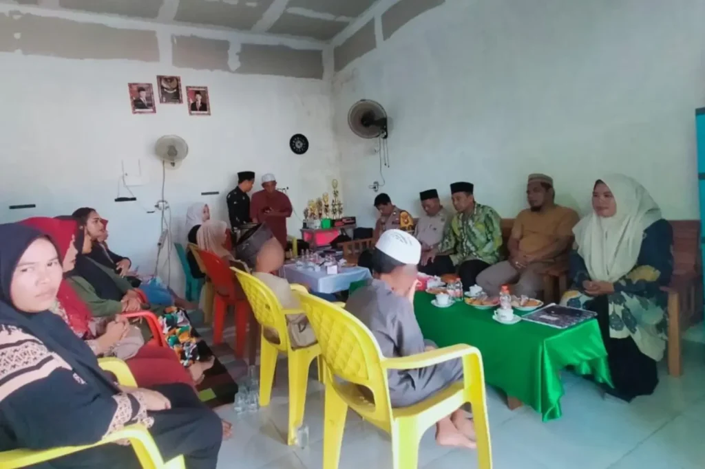 Proses mediasi kasus bullying di MIS Faturrahman Kubu Raya yang melibatkan pihak sekolah dan kepolisian.