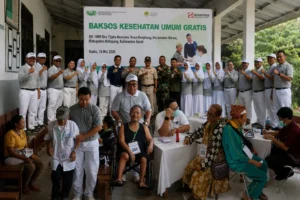 Bakti Sosial Kesehatan Umum Gratis oleh Sinarmas bersama Yayasan Buddha Tzu Chi Indonesia di Kecamatan Marau, Kabupaten Ketapang, Sabtu (16/5/2026), sebagai bentuk kepedulian terhadap kesehatan masyarakat melalui layanan pemeriksaan dan pengobatan gratis.