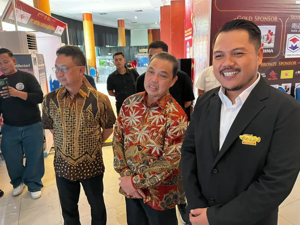 Gubernur Kalimantan Barat Ria Norsan menghadiri penutupan APPS International Arowana Contest 2026 di Pontianak.