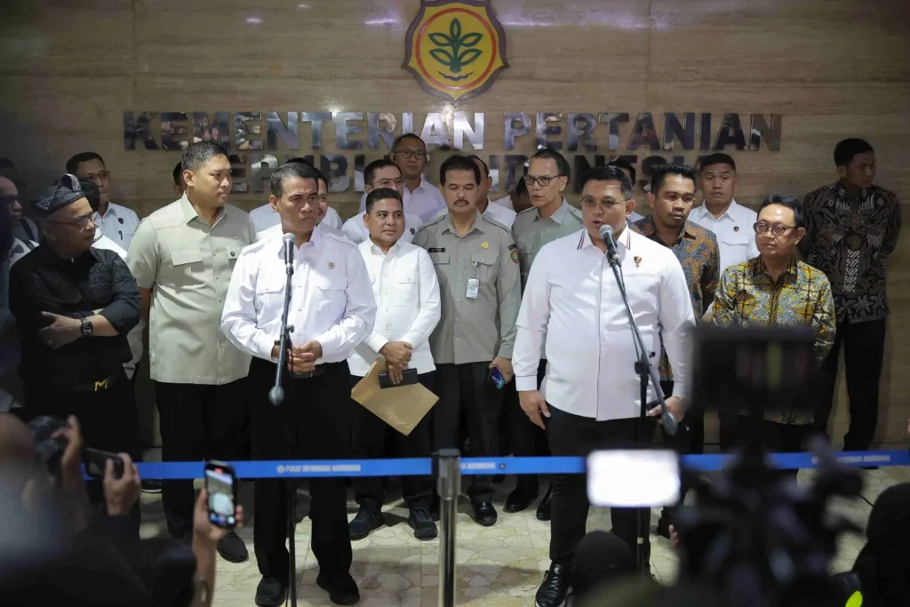 Menteri Pertanian Andi Amran Sulaiman terkait stabilisasi harga TBS kelapa sawit di Jakarta.