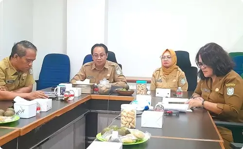 Rapat koordinasi Bapperida Kalbar membahas penguatan inovasi daerah untuk meningkatkan pelayanan publik.