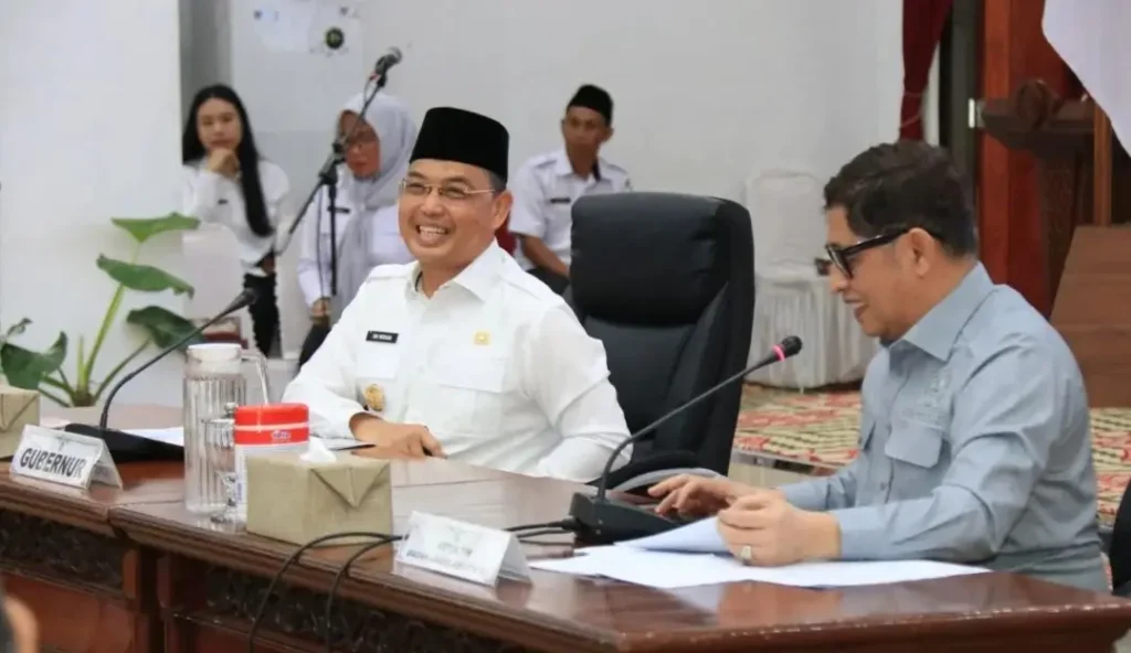 Gubernur Kalbar Ria Norsan menerima kunjungan kerja Baleg DPR RI di Balai Petitih Kantor Gubernur Kalbar.