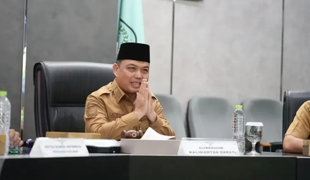 Gubernur Kalimantan Barat Ria Norsan saat peluncuran Monev Keterbukaan Informasi Publik 2026 di Ruang DAR Pontianak.
