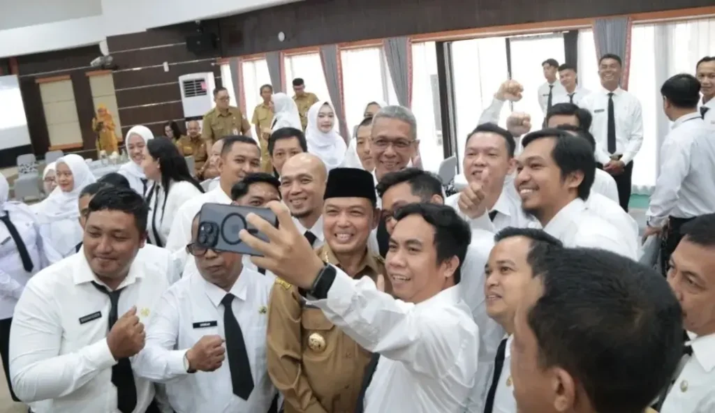 Gubernur Kalbar Ria Norsan membuka kegiatan Orientasi PPPK Pemprov Kalbar Tahun 2026 di Aula BPSDM Kalbar.