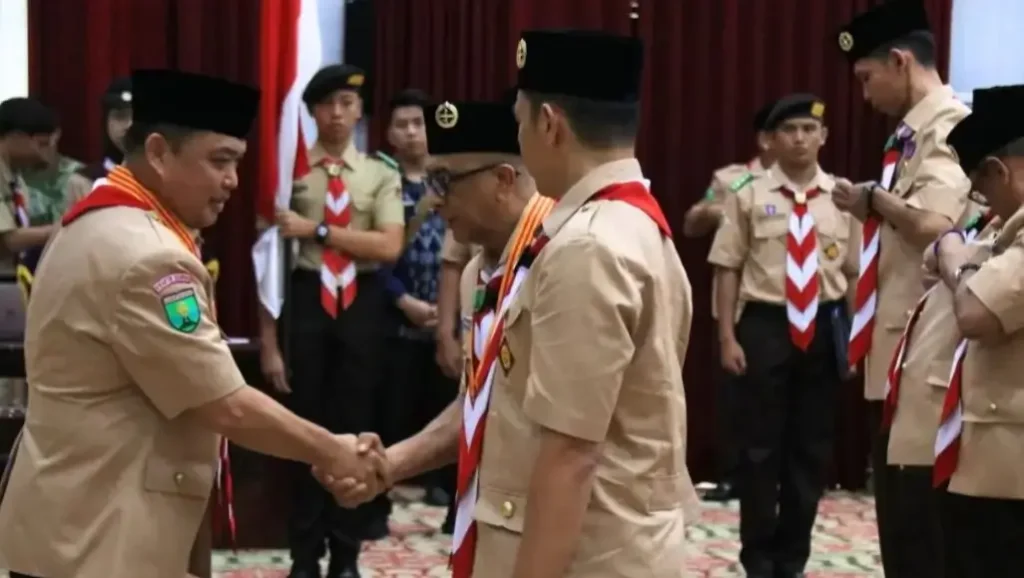 Ria Norsan saat dilantik sebagai Ketua Mabida Gerakan Pramuka Kalimantan Barat oleh Ketua Kwarnas Budi Waseso di Balai Petitih Kantor Gubernur Kalbar.