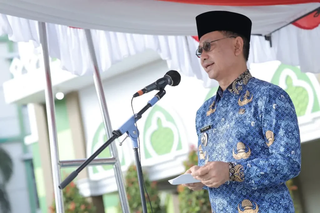 Wali Kota Pontianak Edi Rusdi Kamtono menyampaikan sambutan pada Upacara Hari Lahir Pancasila.