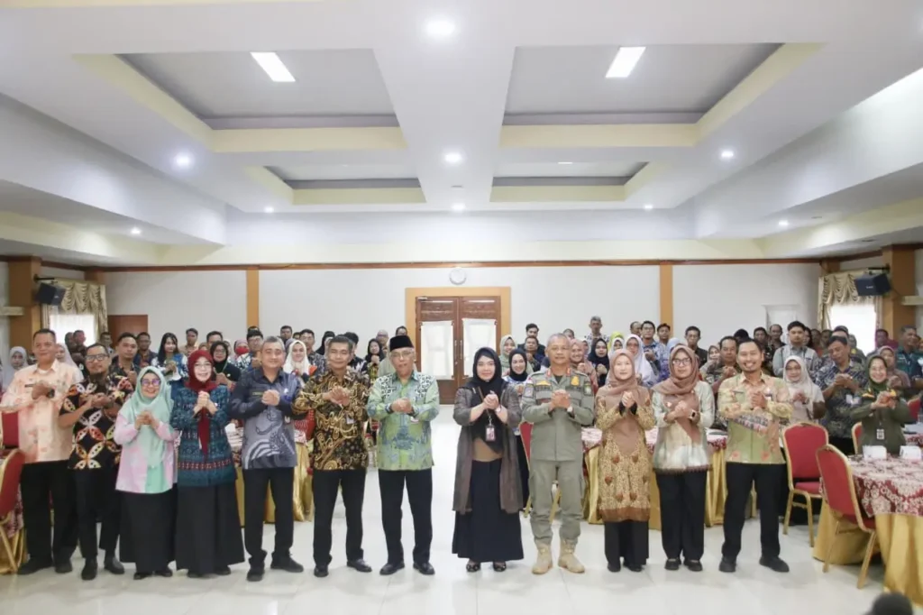 Sekretaris Daerah Kota Pontianak Amirullah membuka Sensus Barang Milik Daerah yang diikuti oleh seluruh perangkat daerah.