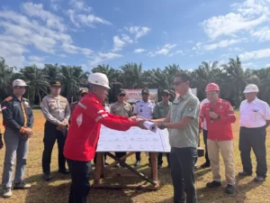 Penandatanganan komitmen bersama menandai upaya kolaboratif pemerintah, aparat, masyarakat, dan perusahaan dalam memperkuat pencegahan kebakaran hutan dan lahan di Kabupaten Ketapang.