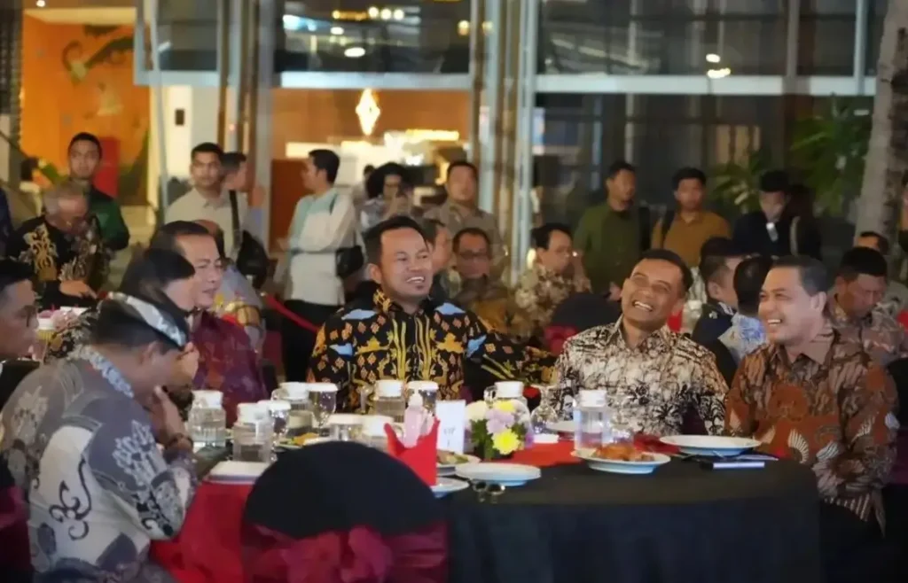 Gubernur Kalimantan Barat Ria Norsan menghadiri Gala Dinner APPSI di Lombok bersama para gubernur se-Indonesia dan Wakil Menteri Dalam Negeri Bima Arya.