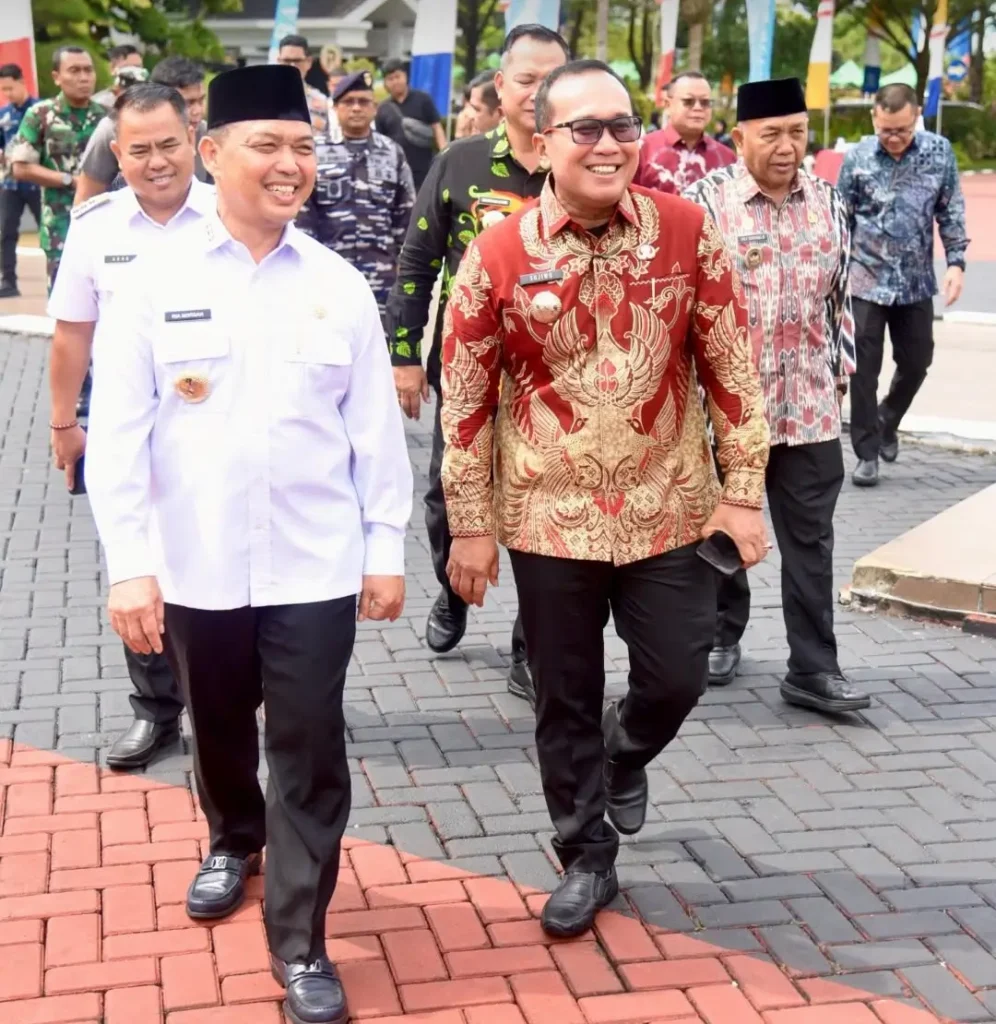 Gubernur Kalbar Ria Norsan menghadiri Malam Ramah Tamah HKG PKK ke-54 Tingkat Provinsi Kalimantan Barat di Halaman Kantor Bupati Kubu Raya.