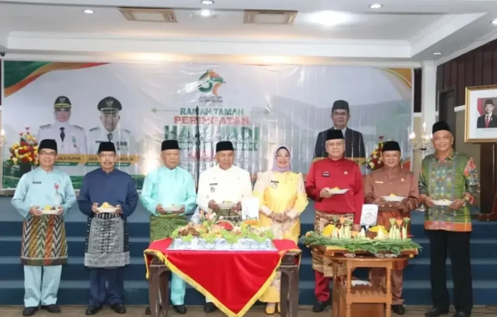Sekda Kalbar Harisson menghadiri ramah tamah HUT ke-67 Kabupaten Mempawah dan menyampaikan bahwa Mempawah siap menjadi pusat industri dan pendidikan di Kalimantan Barat.