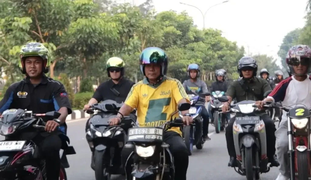 Wagub Kalbar Krisantus Kurniawan memimpin rolling city bersama anggota MX Club Pontianak.