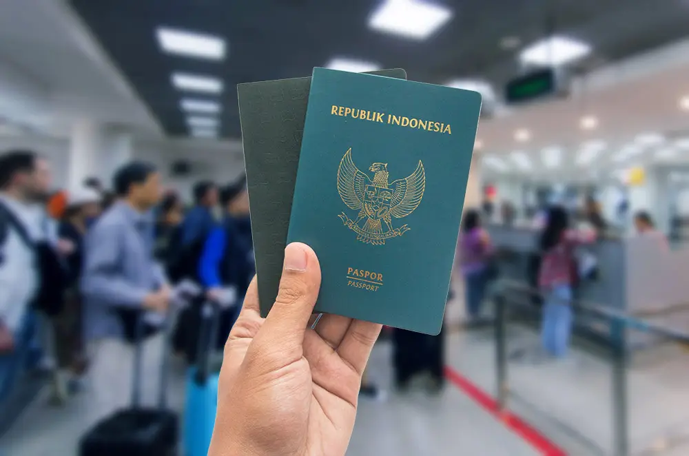 Ilustrasi paspor Indonesia sebagai dokumen kewarganegaraan terkait pemberlakuan tarif resmi pelepasan status WNI sebesar Rp5 juta.