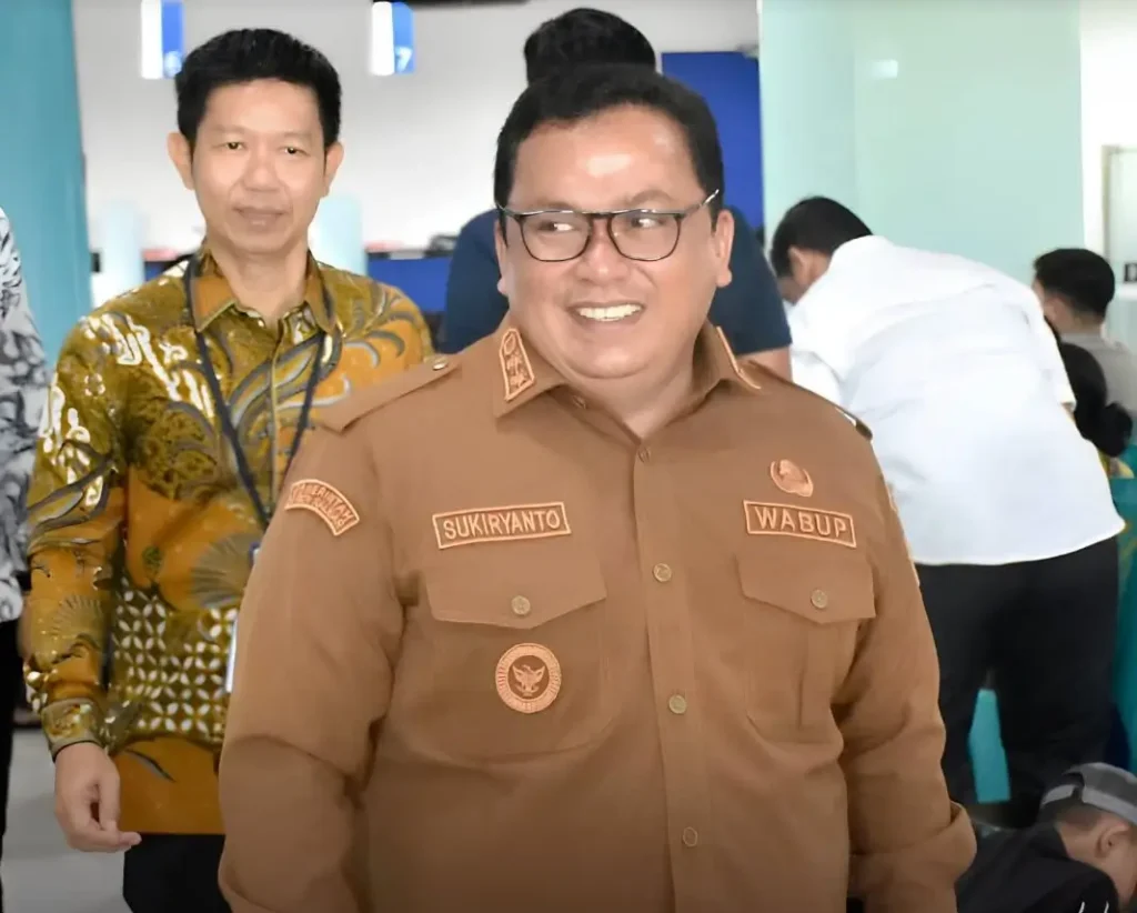 Wakil Bupati Kubu Raya Sukiryanto menghadiri kegiatan sertifikasi halal UMKM di Kantor Cabang Utama BCA Kubu Raya.