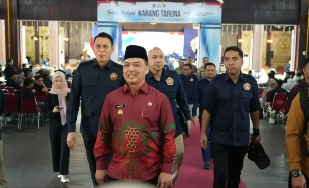 Gubernur Kalbar Ria Norsan membuka Temu Karya Karang Taruna Kabupaten/Kota se-Kalimantan Barat di Pendopo Gubernur Kalbar.