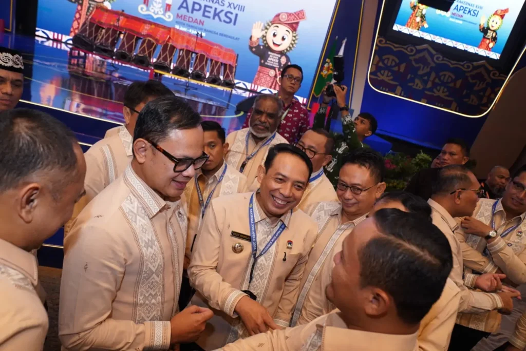 Wali Kota Pontianak Edi Rusdi Kamtono berbaur bersama para wali kota yang menghadiri Rakernas XVIII APEKSI 2026.