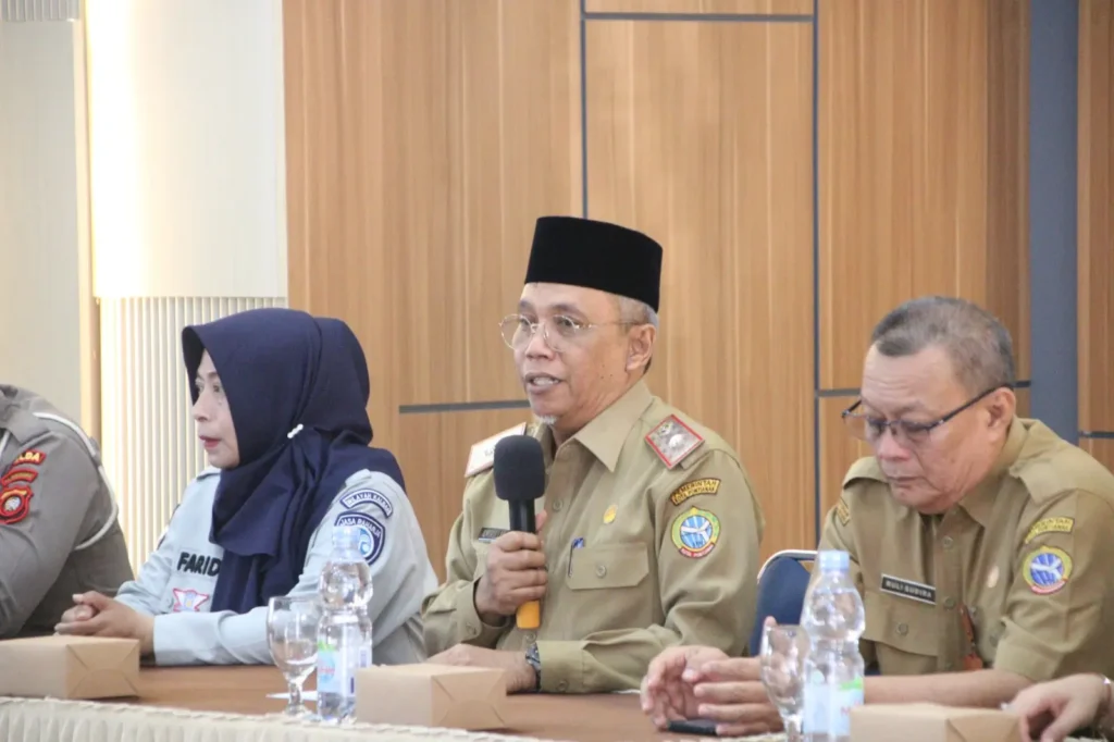 Sekda Kota Pontianak Amirullah menyampaikan dalam Sosialisasi Pajak Daerah di Aula Kantor Kecamatan Pontianak Timur, Selasa (7/7/2026).