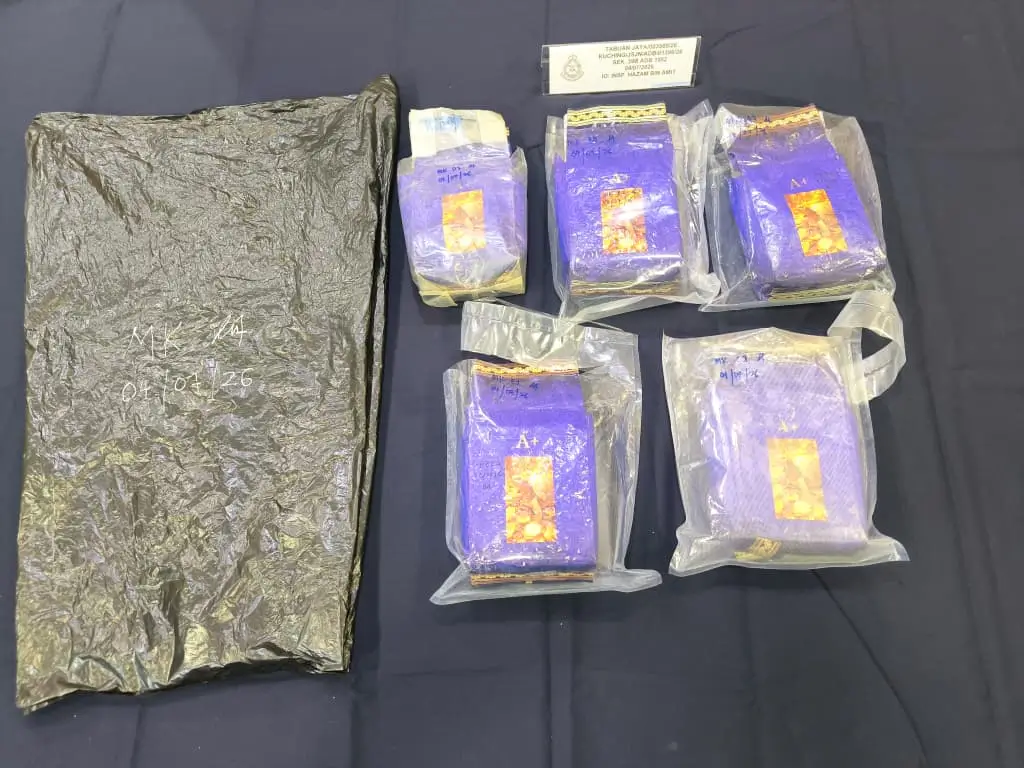 Barang bukti sabu dalam pengungkapan gudang narkoba senilai Rp4,5 miliar di Kuching, Sarawak.