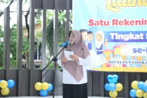 ⁠Kepala Dinas Pendidikan dan Kebudayaan Kota Pontianak Sri Sujiarti mengajak para orang tua untuk menyukseskan Gerakan Ayah Mengantar Anak di Hari Pertama Sekolah (GAMAS).