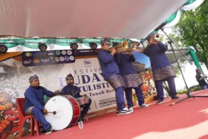 Alunan musik Tanjidor mengisi Festival Budaya Khatulistiwa Kawasan Tanah Seribu.