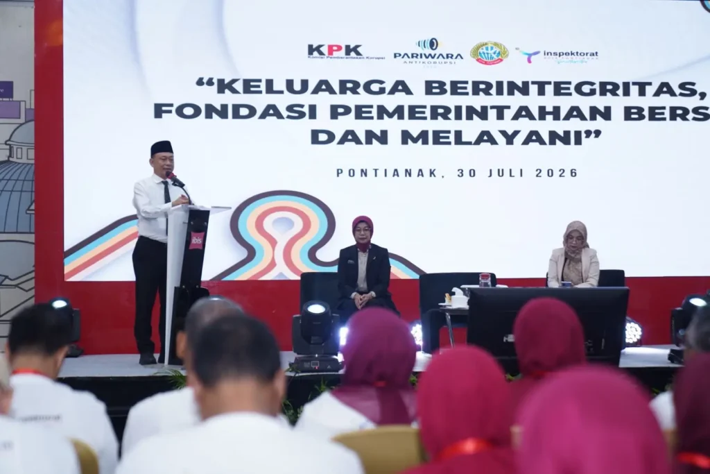 Wali Kota Pontianak Edi Rusdi Kamtono membuka Bimtek Sosialisasi Keluarga Berintegritas bagi ASN dan pasangan di Hotel Ibis Pontianak.