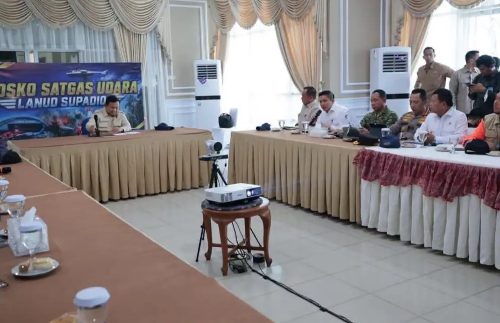 Presiden Prabowo Subianto meninjau langsung lokasi karhutla di Kubu Raya Kalimantan Barat.