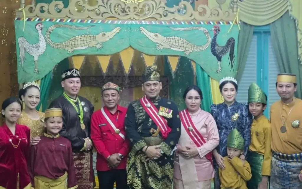 Wagub Kalbar Krisantus Kurniawan menghadiri penutupan Festival Robo-Robo 2026 di Keraton Amantubillah Mempawah.