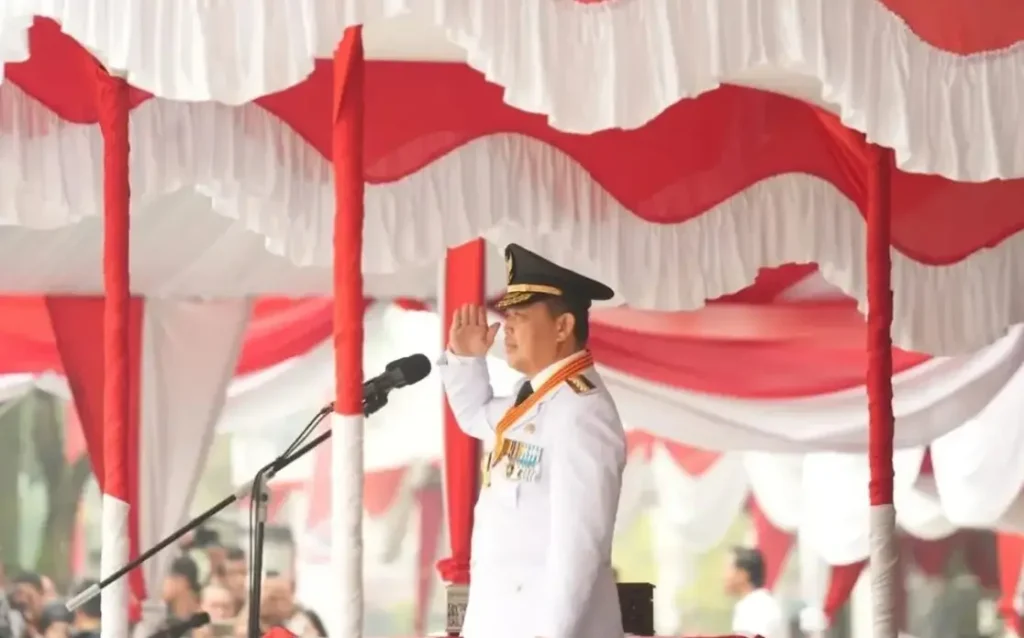 Gubernur Kalbar Ria Norsan memimpin Upacara HUT ke-81 Kemerdekaan RI di Halaman Kantor Gubernur Kalbar, Pontianak, Senin (17/8/2026).