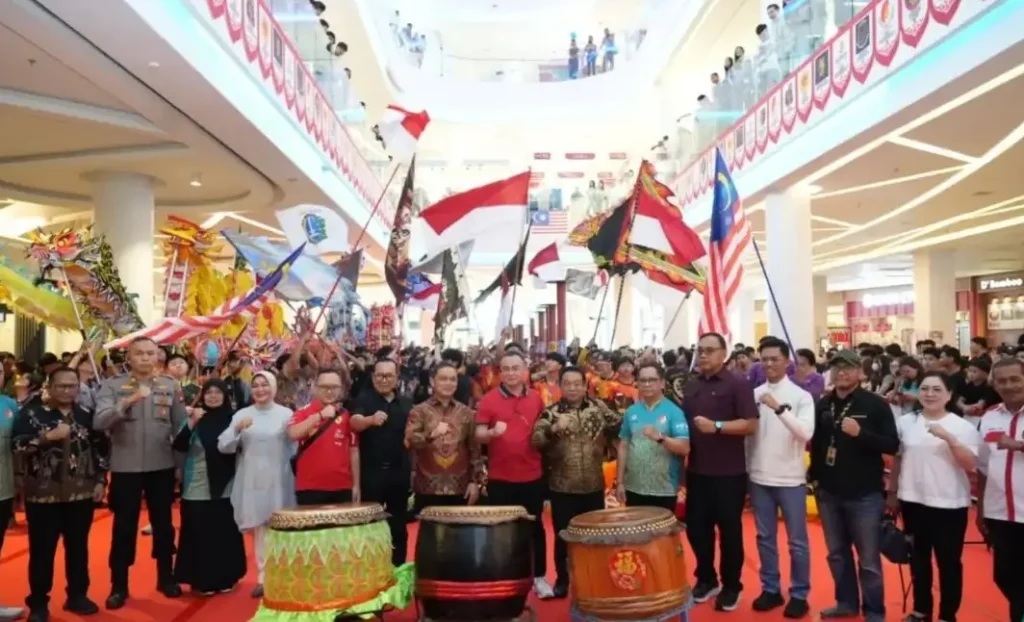Gubernur Ria Norsan dan Bupati Sujiwo membuka Independent Cup ke-5 di Kubu Raya