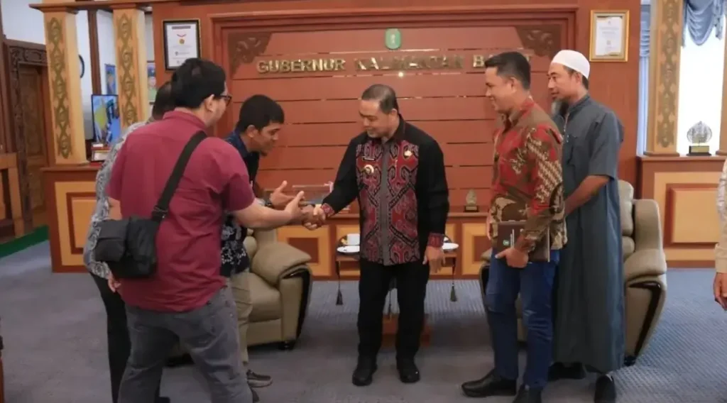 Gubernur Kalbar Ria Norsan menerima audiensi Pengurus PERHIPTANI Kalbar di Kantor Gubernur untuk membahas penguatan penyuluh pertanian dan kesejahteraan petani.