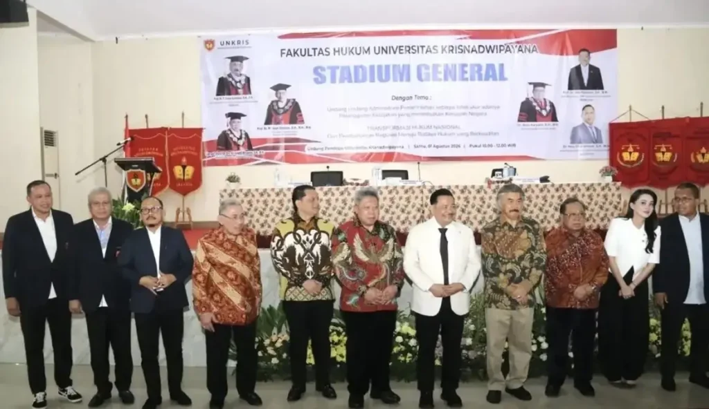 Sekda Kalbar Harisson menghadiri Stadium General Fakultas Hukum UNKRIS di Bekasi bersama Wakil Menteri Otto Hasibuan.