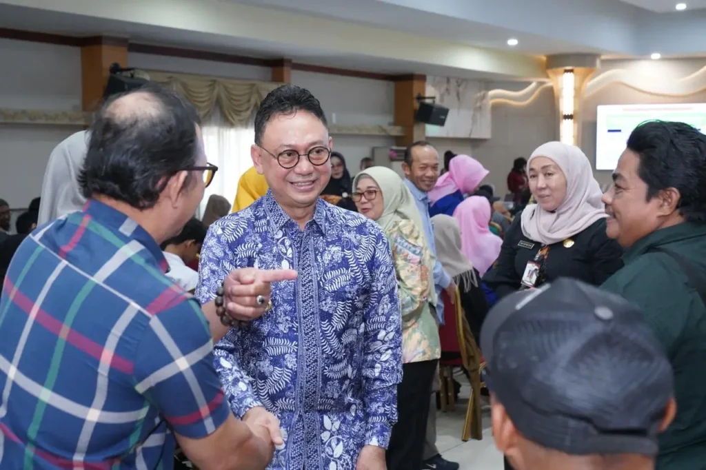 Wali Kota Pontianak Edi Rusdi Kamtono saat membuka Sosialisasi Antikorupsi Pemerintah Kota Pontianak di Aula Sultan Syarif Abdurrahman, Kantor Wali Kota Pontianak, Kamis (6/8/2026).