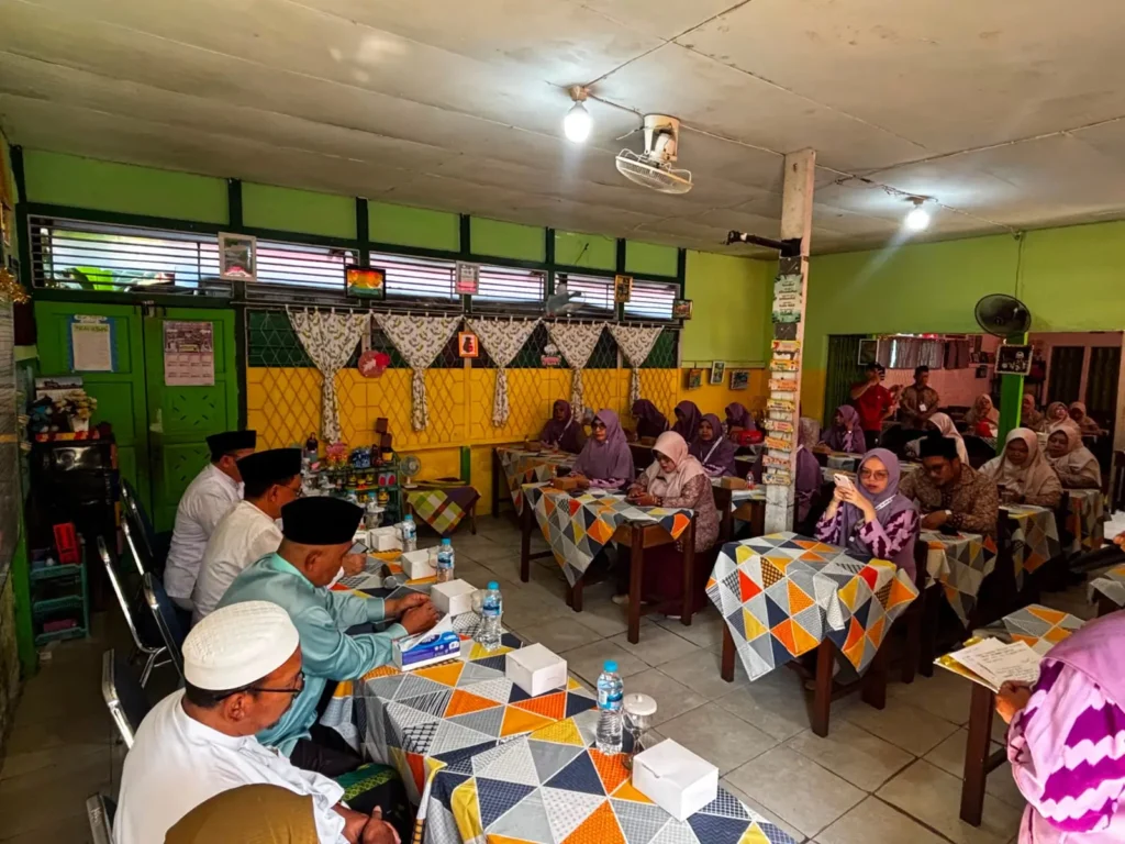 Silaturahmi Wali Kota Pontianak Edi Rusdi Kamtono usai peresmian kantor baru Yayasan Al-Ikhwah Pontianak, Sabtu (8/8/2026).