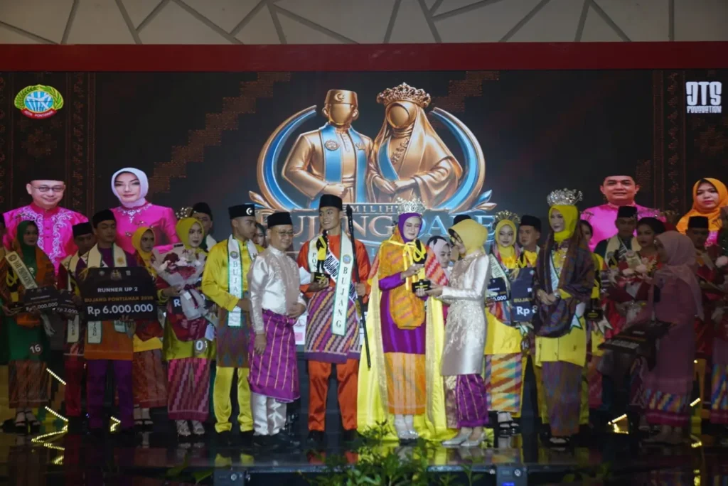 Jibril Cisse Alindra dan Farras Dila saat meraih gelar Bujang Dare Pontianak 2026.