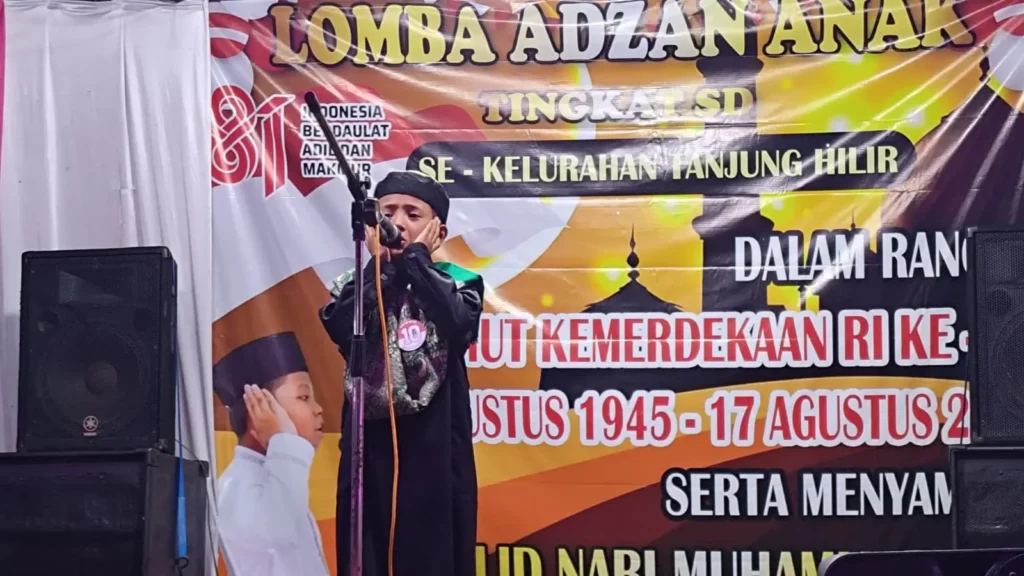 Anak-anak Kelurahan Tanjung Hilir mengikuti Lomba Azan dalam Semarak HUT ke-81 Republik Indonesia, Sabtu (15/8/2026).