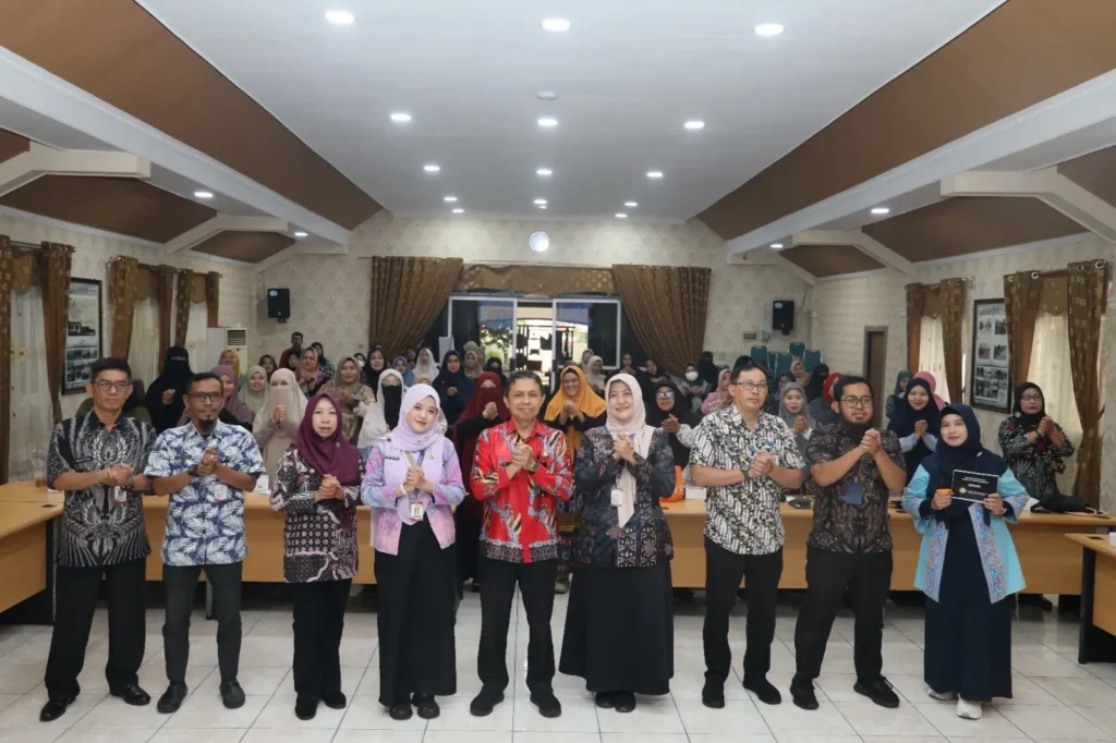 Sosialisasi SIPEDE mendorong pelaku UMKM Pontianak memanfaatkan AI untuk promosi produk, di Aula Rohana Muthalib, Kantor Bapperida Kota Pontianak, Kamis (27/8/2026).
