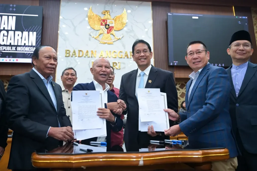 Menteri Keuangan Purbaya Yudhi Sadewa bersama Badan Anggaran DPR RI dalam pembahasan RUU P2 APBN 2025.(Foto: Kemenkeu)