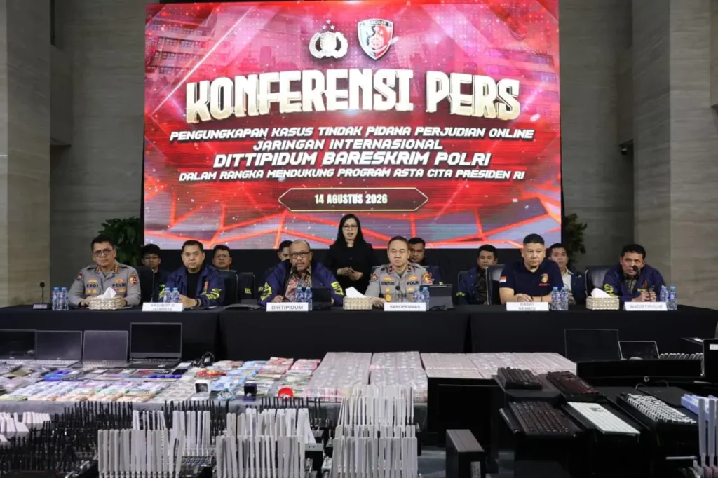 Bareskrim Polri mengungkap jaringan judi online bermodus deposit pulsa