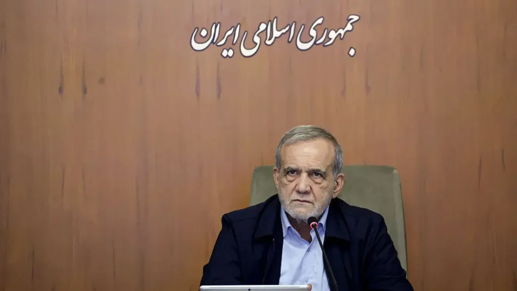 Presiden Iran Masoud Pezeshkian menghadiri KTT Organisasi Kerja Sama Shanghai di Bishkek, Kirgistan. (Foto: x.com/rtnoticias_br)