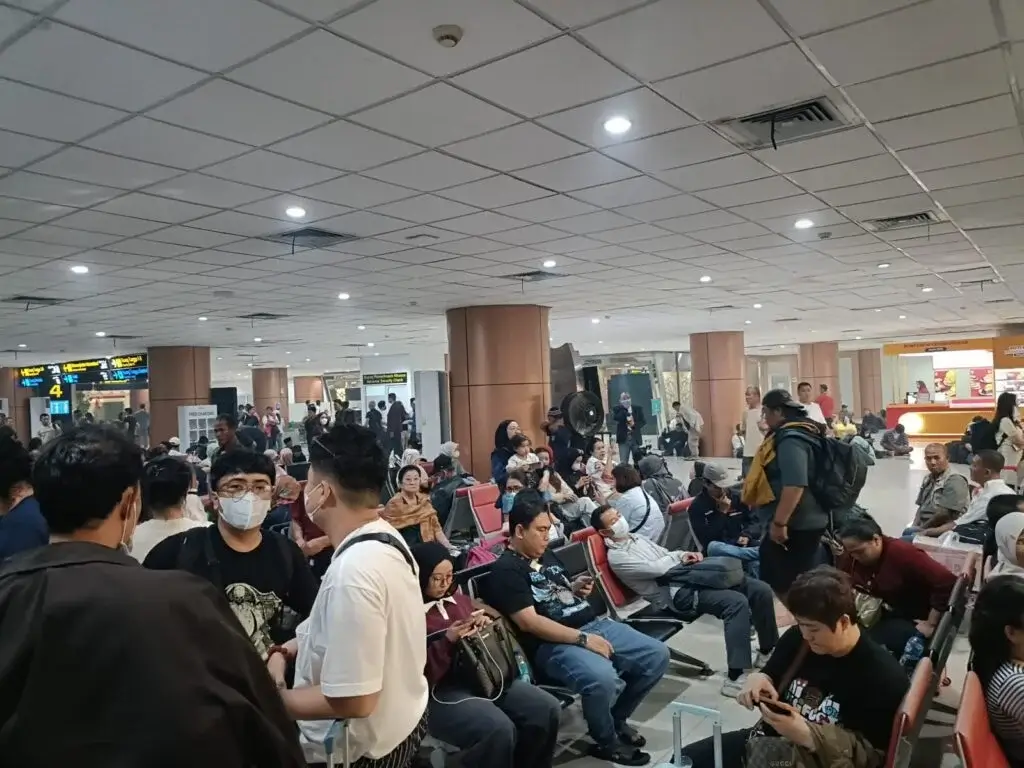 Kabut asap karhutla mengganggu aktivitas penerbangan di Bandara Supadio Kubu Raya. (Foto: Res-KKR)